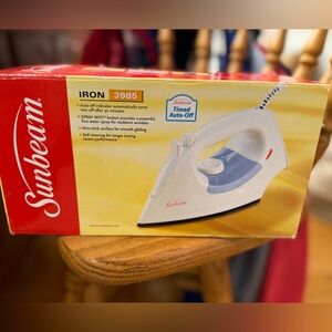 Sunbeam Iron-Plancha 3985 with Spray Mist-NEW IN BOX!